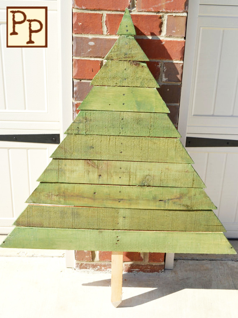 christmas-pallets-tree-designrulz-6